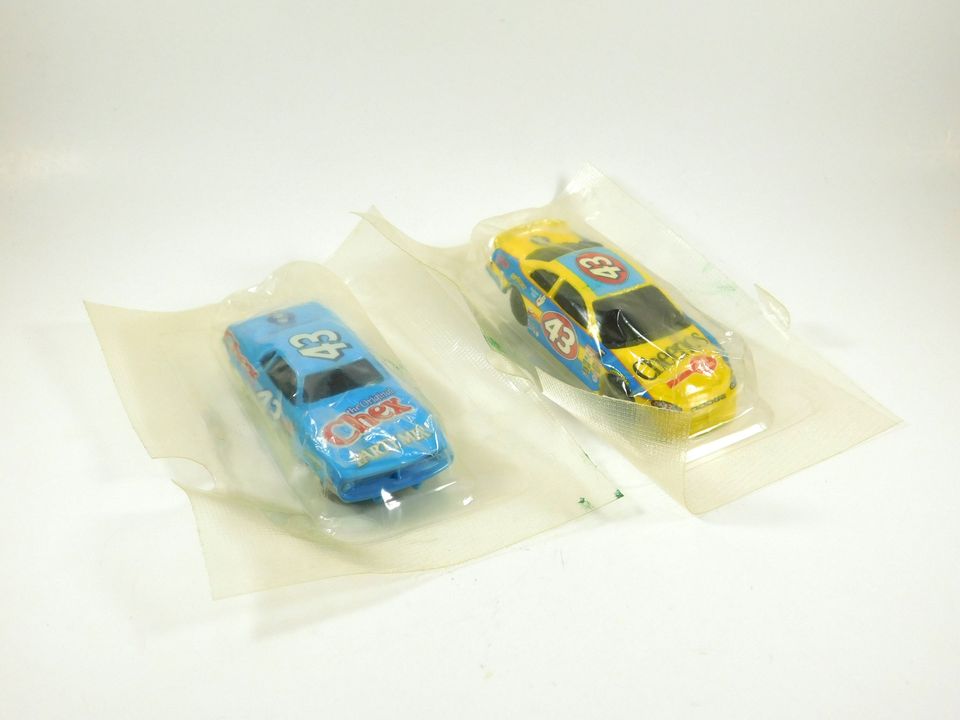 2 Hot Wheels Cereal Cars Chex Party Mix and Cheerios