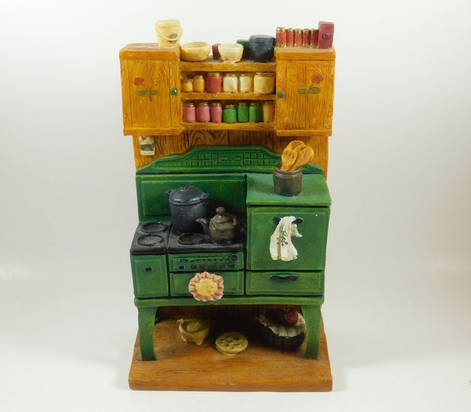 Young’s Miniature Decorative Kitchen Stove Figurine