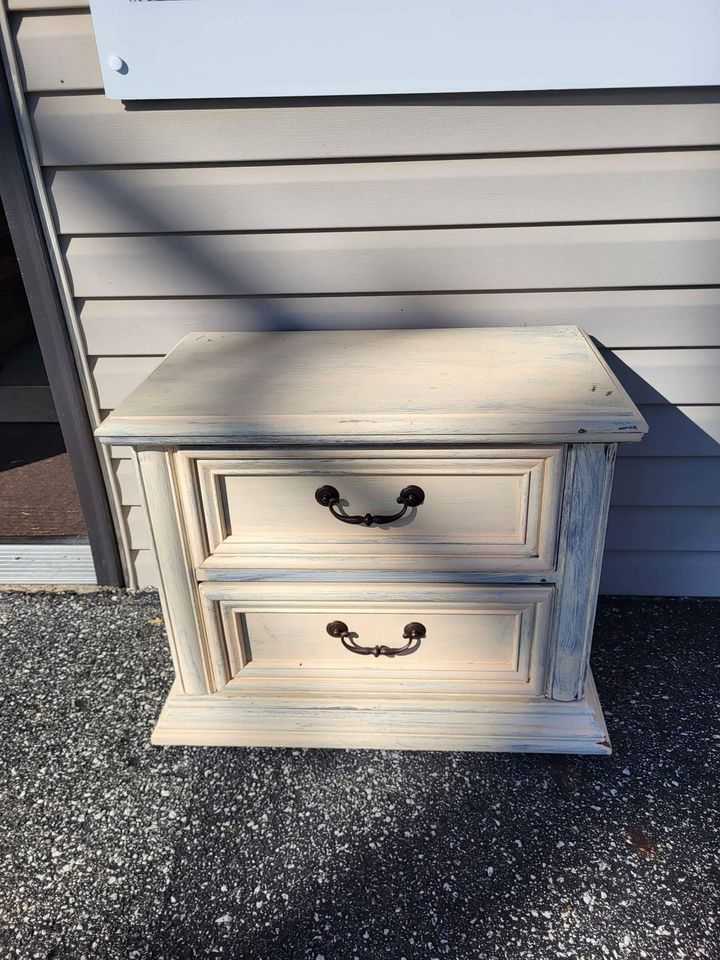 2 Drawer Nightstand