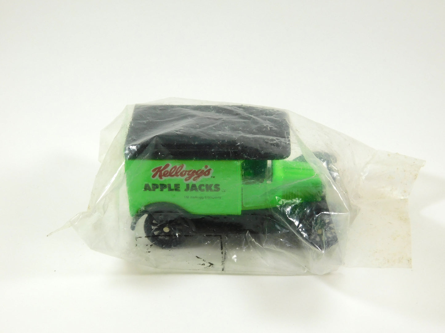 Two Matchbox 1921 Model T Ford Cars Kellogg's Corn Pops and Apple Jacks