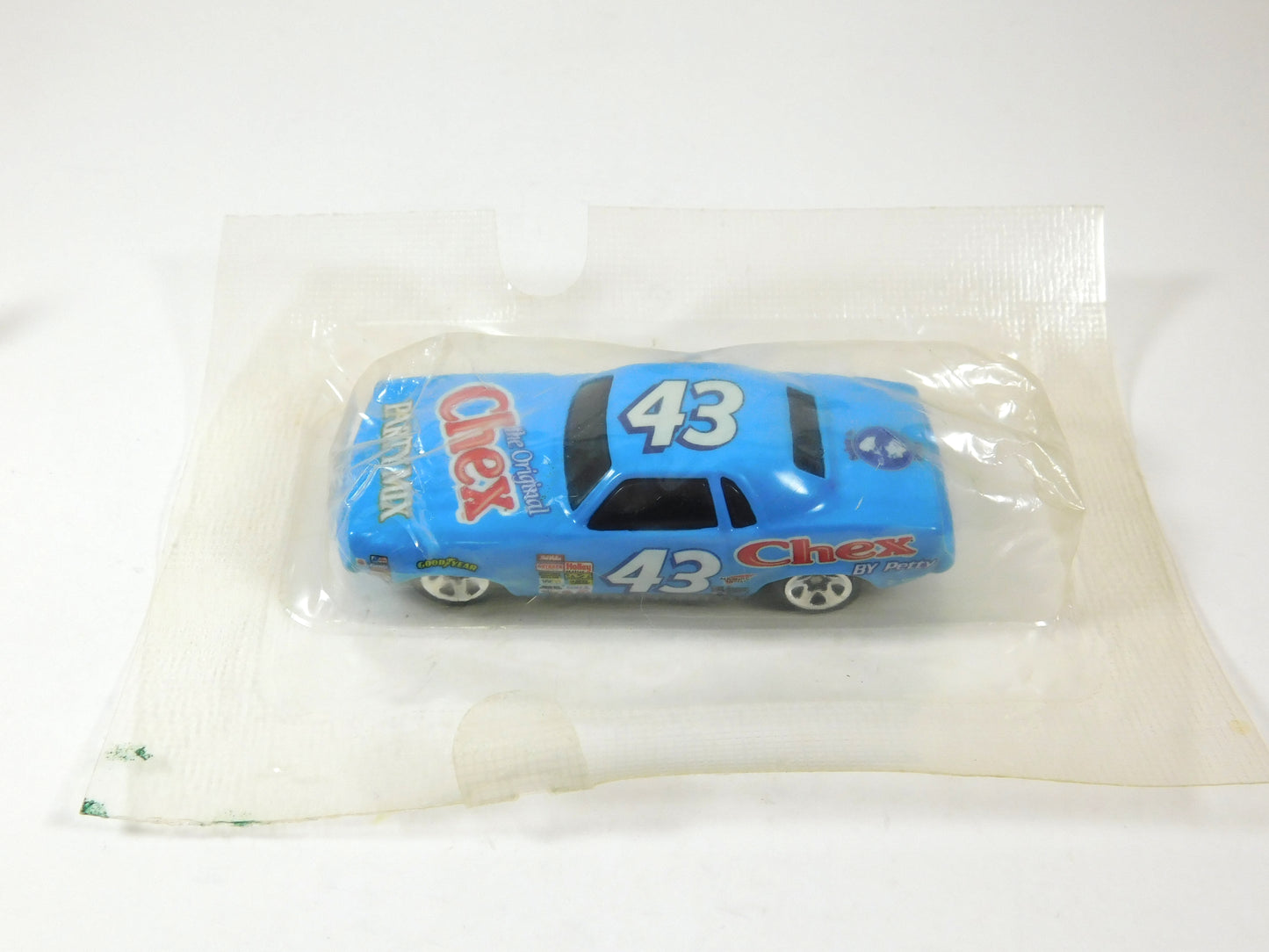 2 Hot Wheels Cereal Cars Chex Party Mix and Cheerios