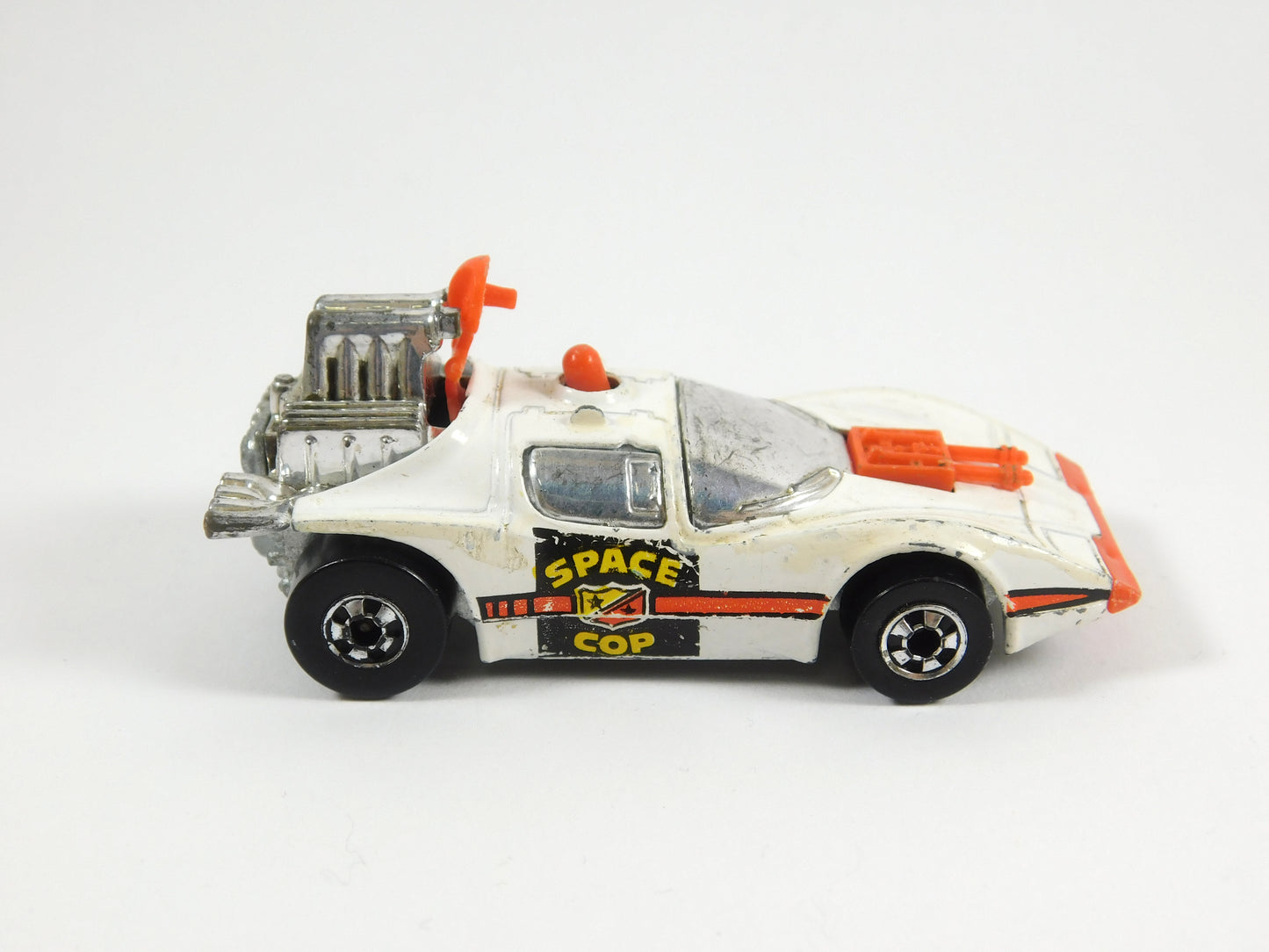 Vintage 1977 Hot Wheels White Science Friction Space Cop