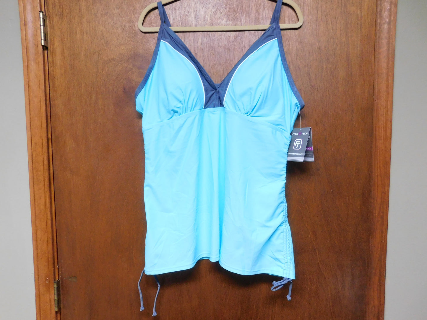 Free Tech Plus Athletic Adjustable Color Block Tankini Swimsuit Top Wave Blue/LT Grey 2x Swimwear