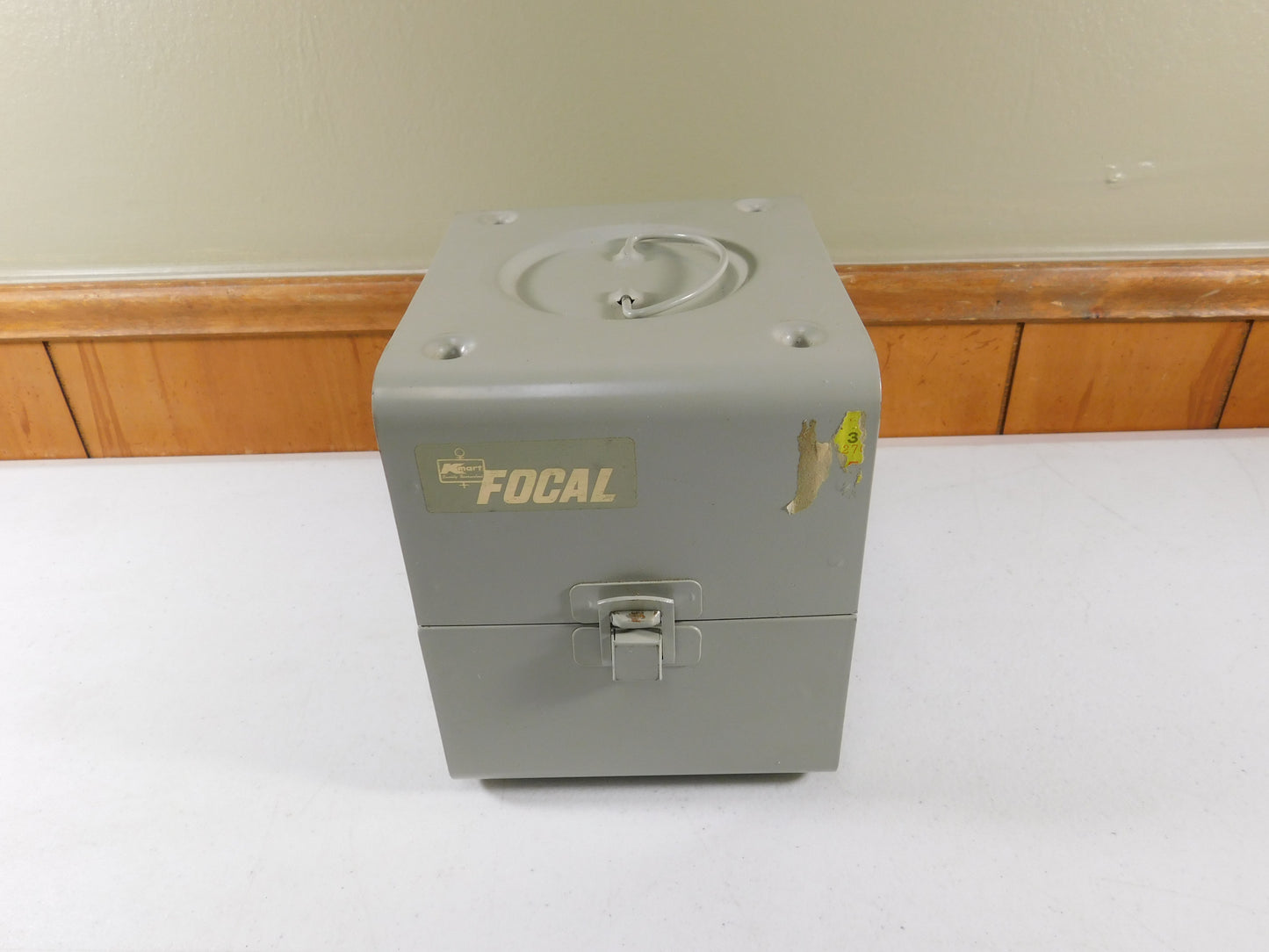 Vintage Kmart Focal Film Reel Metal Box Case with 4 Empty Reels