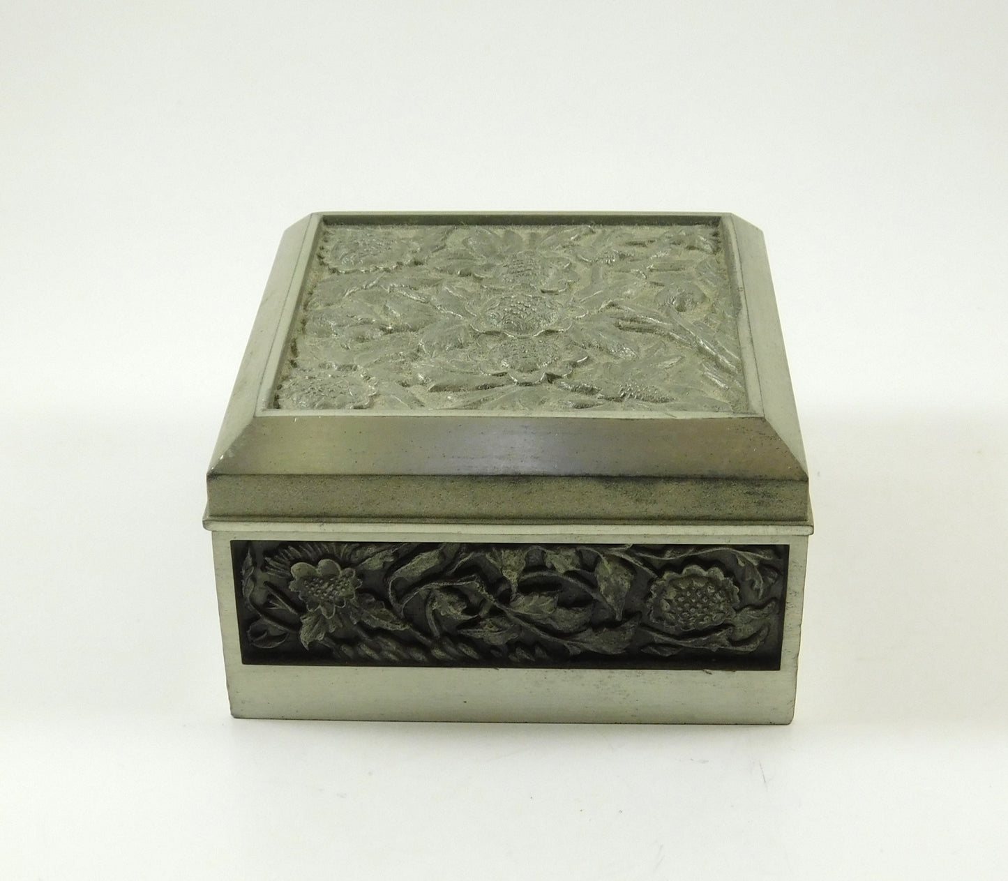 Royal Selagnor Pewter Trinket Box