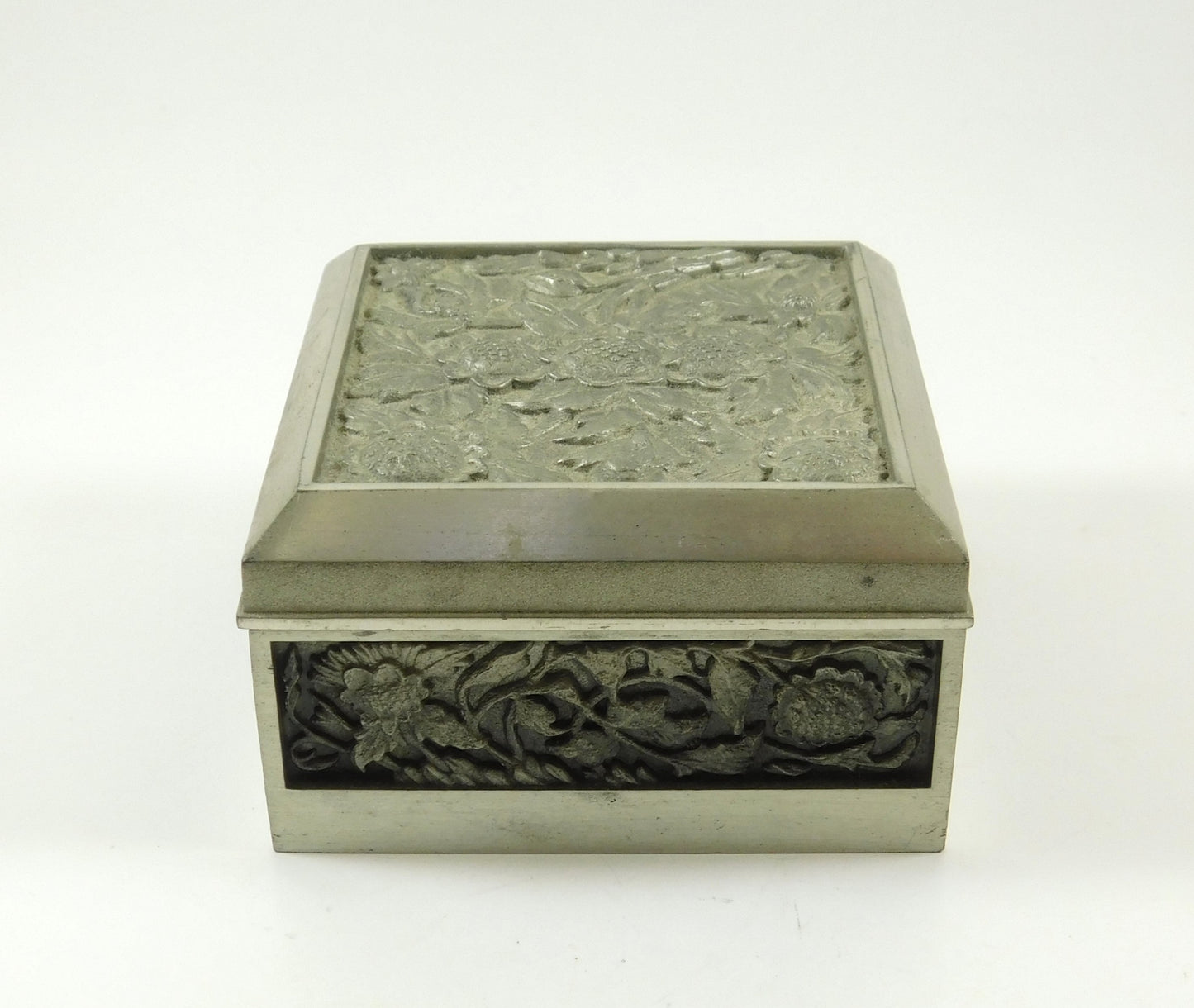 Royal Selagnor Pewter Trinket Box