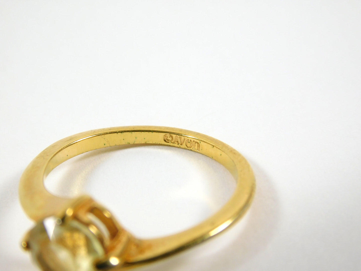 Vintage Avon Gold Tone Ring Size 6.75