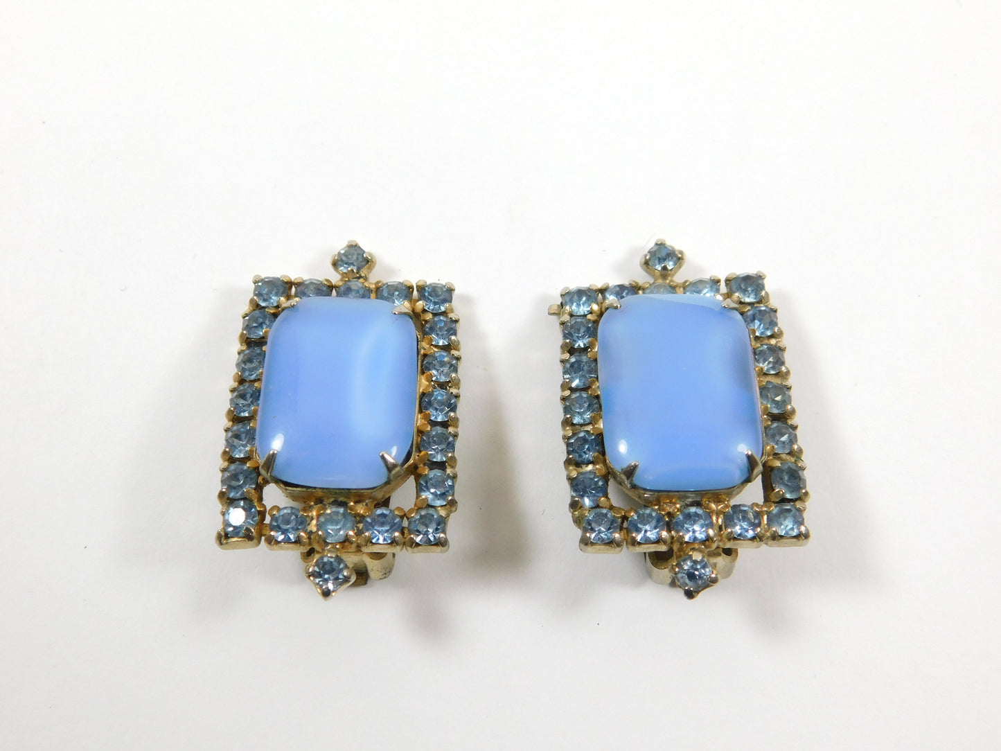 Vintage Gold Tone Blue Rhinestone Bracelet with Clip-on Earrings