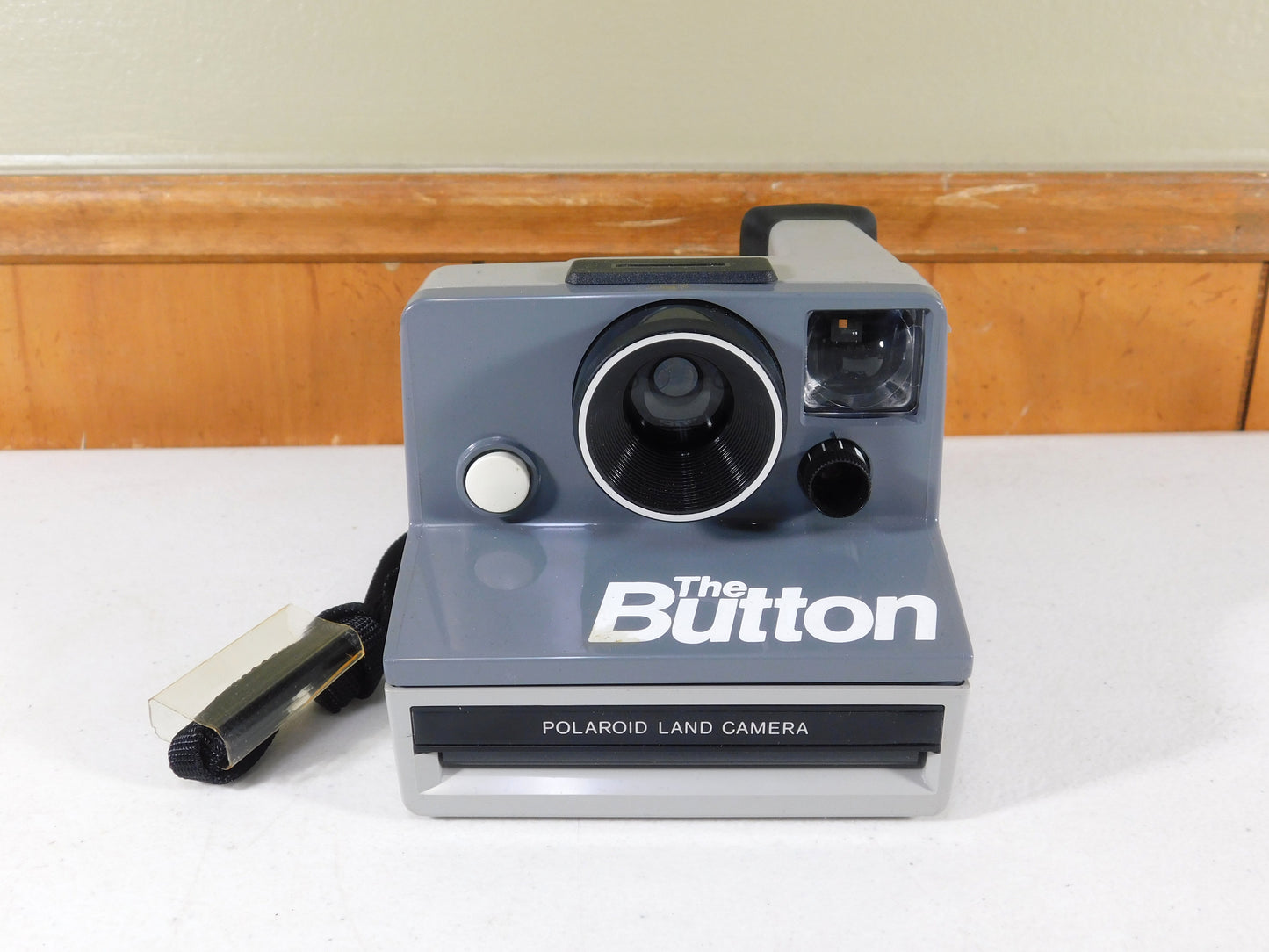 Vintage Polaroid The Button Camera with Flashbulbs Untested